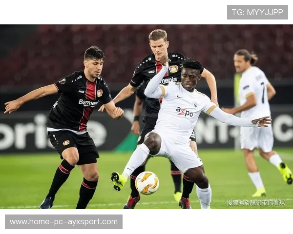 德甲门兴中场直传,前锋单刀完成致命 德甲门兴中场直传,前锋单刀完成致命