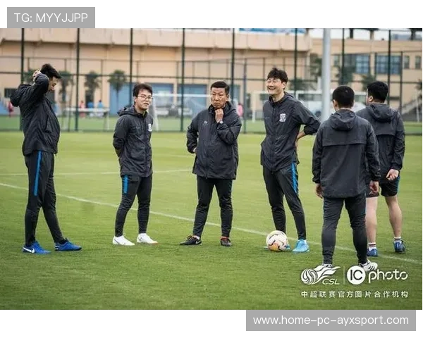 上海申花全队在康桥基地进行积分清零后的首场合练