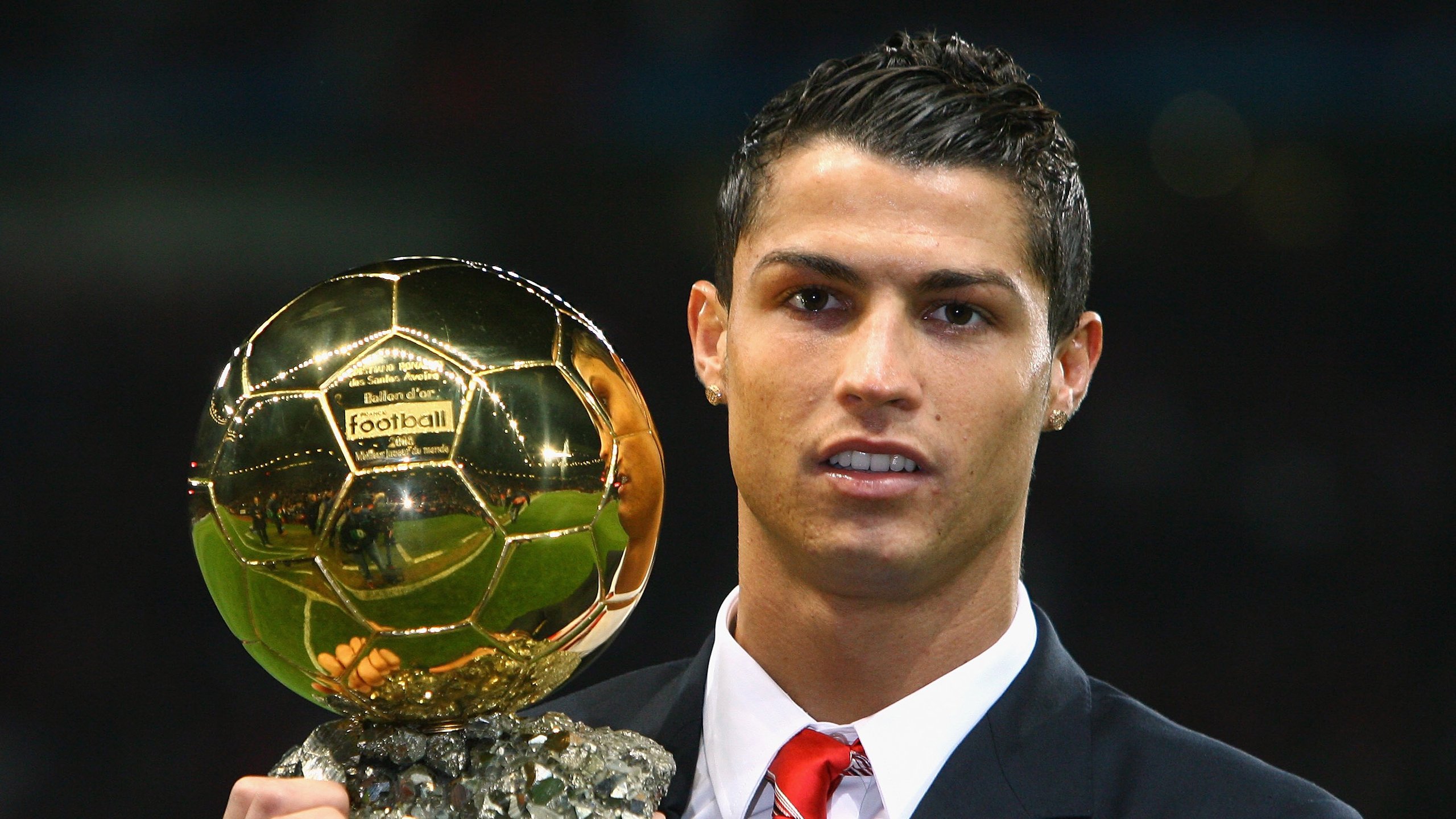 乌拉圭男足在巴黎奥运会上展示了高水平的战术执行力，乌拉圭著名足球运动员